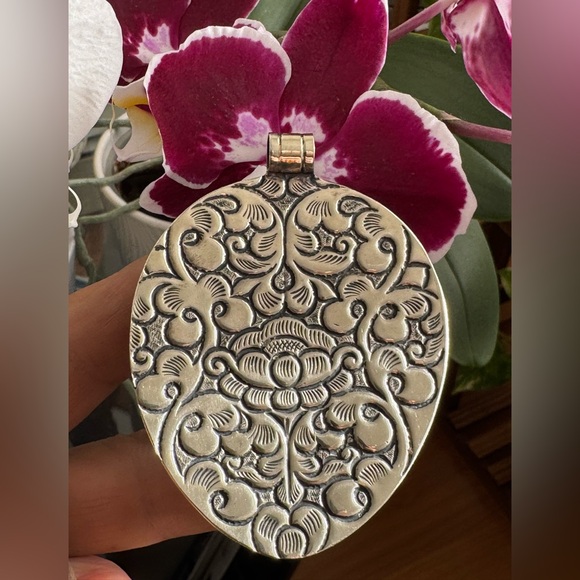 Vintage & Large Hand Carved Ethnic Tibetan Silver & Turquoise Pendant 32grams - Picture 5 of 9